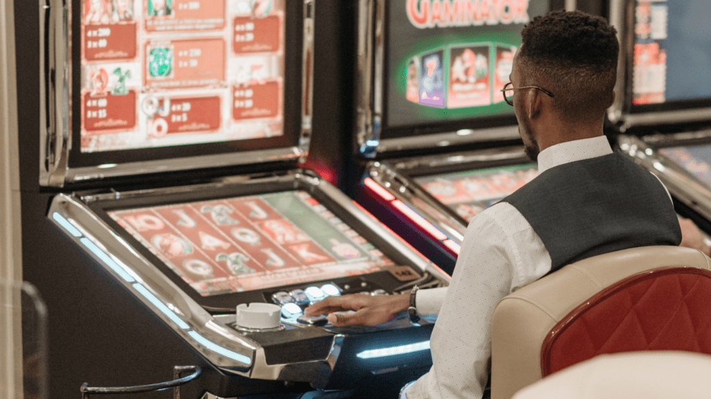 Playing slot machine 